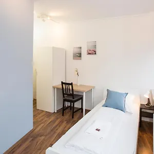 https://neu-zentral-gelegene-zimmer-mit-gemeinschaftsbad-und-kuche.com-bavaria.com